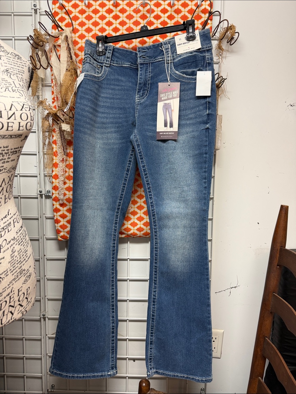 Women’s Mid Blue Bootcut Jeans with Stretch